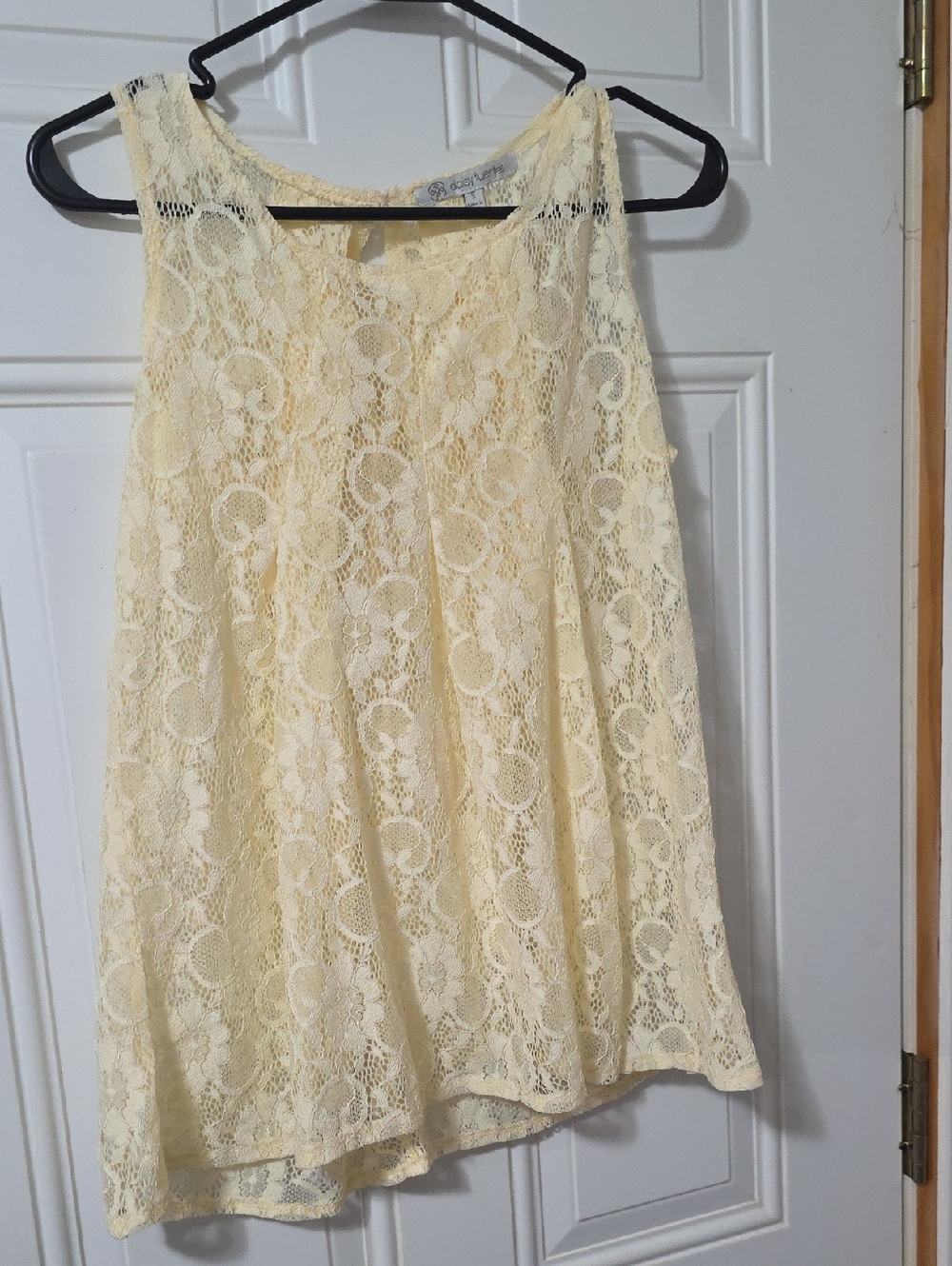 Daisy Fuentes Cream Lace Sleeveless Tank Top